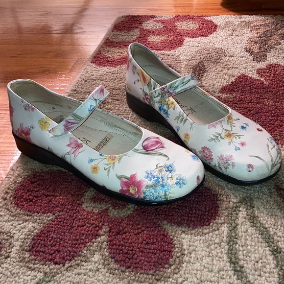 Scala Shoes - Women's Mary Janes Arcopedico Scala